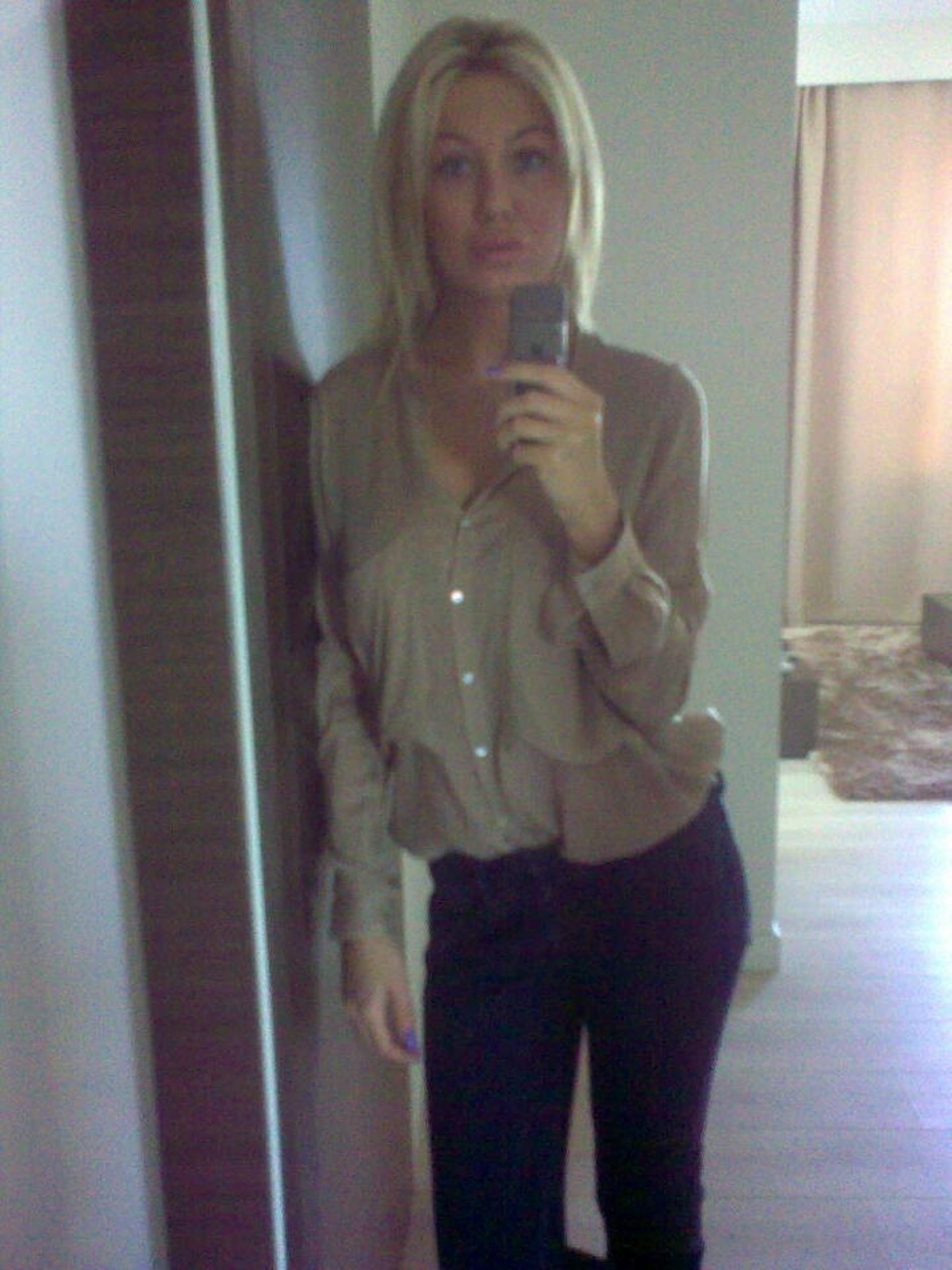 Amateur Woman with Stunning Tits in Erotic Photoshoot