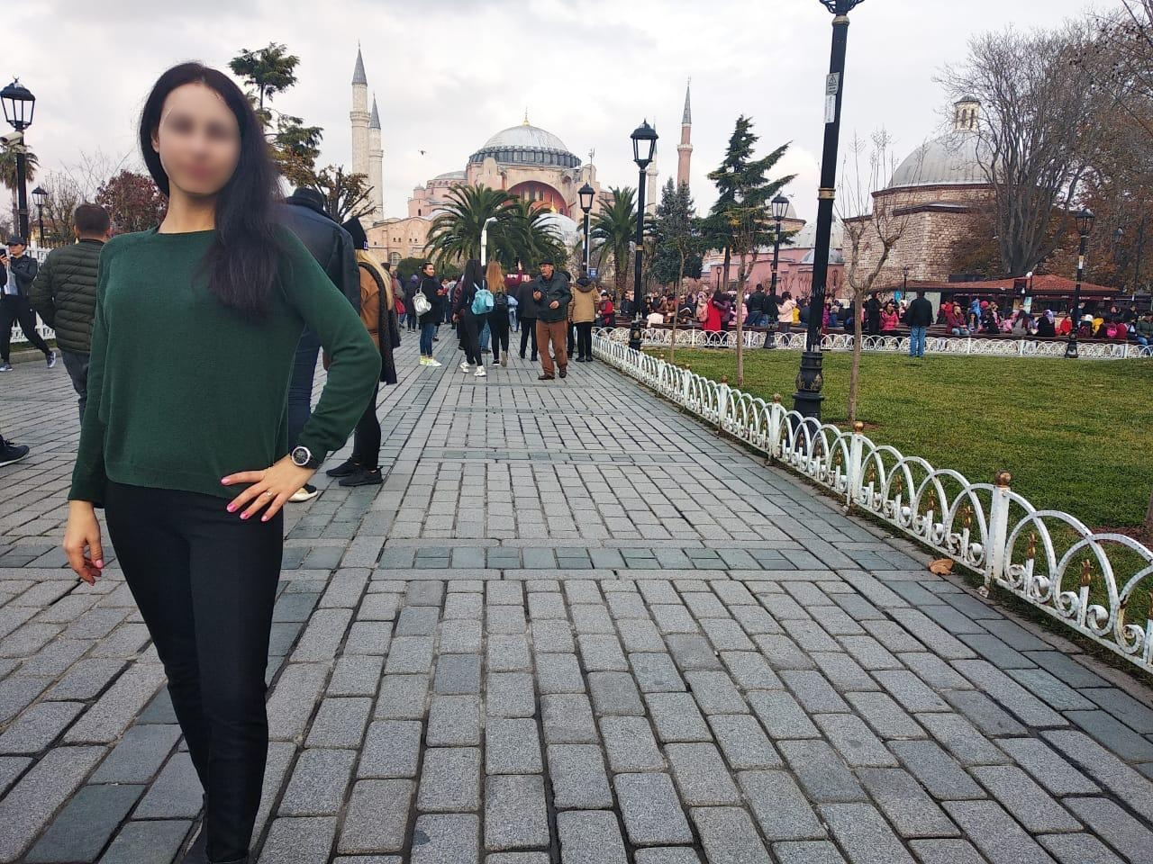 Amateur Skinny Chick with Tight Ass Porn Photo