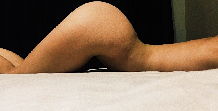 Amateur Woman's Erotic Photos with Arousing Tits