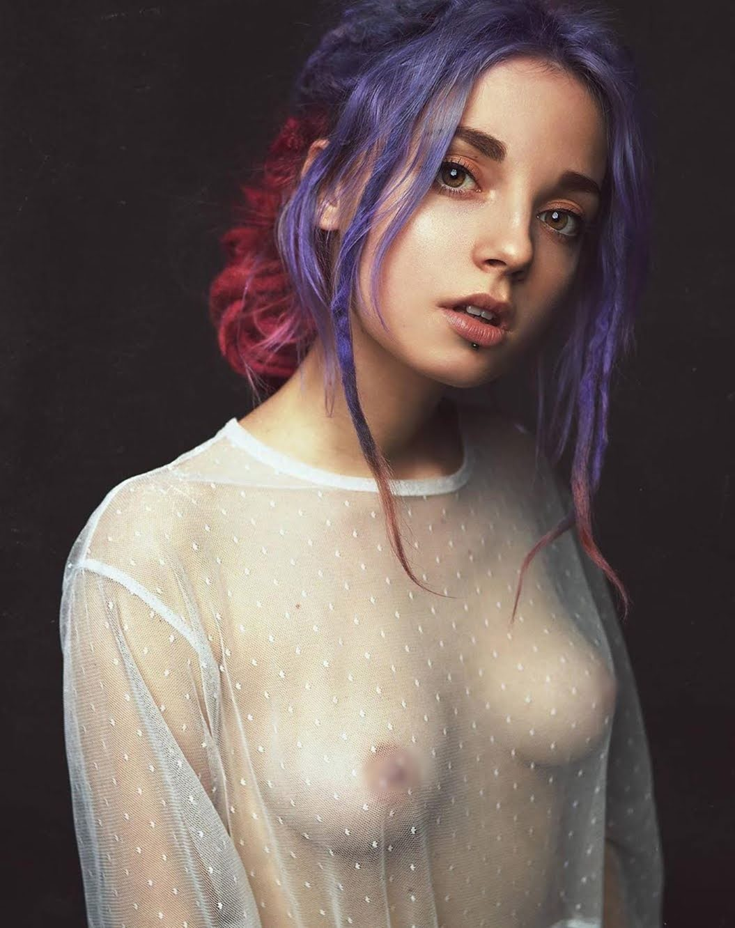 Seductive Selfies of Playful Girl with Wet Pussy