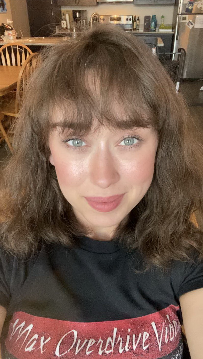 Amateur Erotic Nude Girl with Juicy Curves and Forms