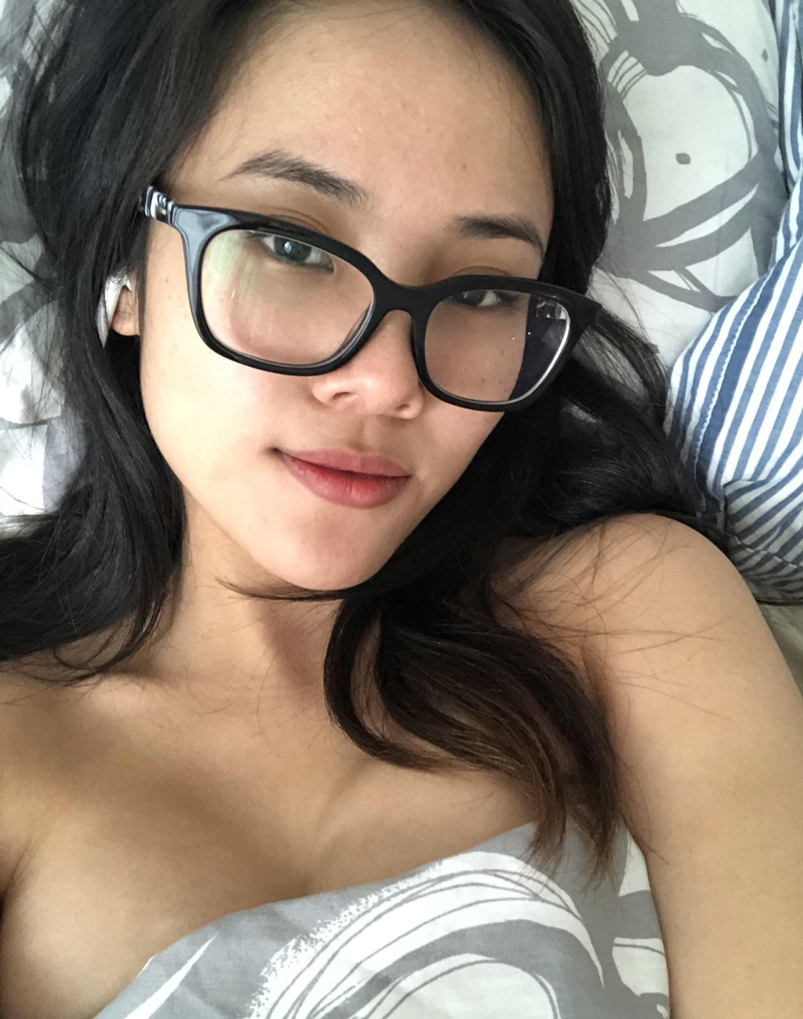 Japanese babe loves sucking cock and getting cum on face