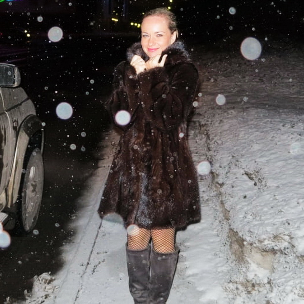 Beautiful Wife Takes Cum on Face After Blowjob – photo 1