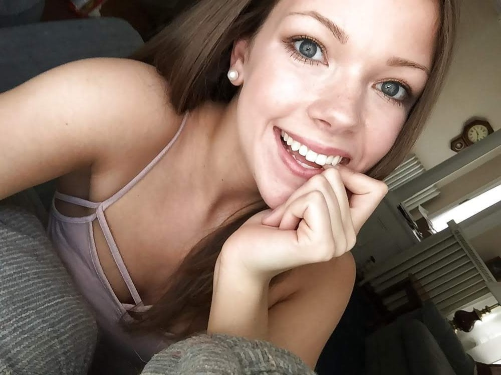 Cute babe loves sucking and taking hard cocks in her tight pussy – photo 1