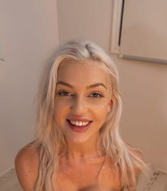 Bold and explicit title: "Seductive Chick with Sexy Boobs in Hot Sex Photo"