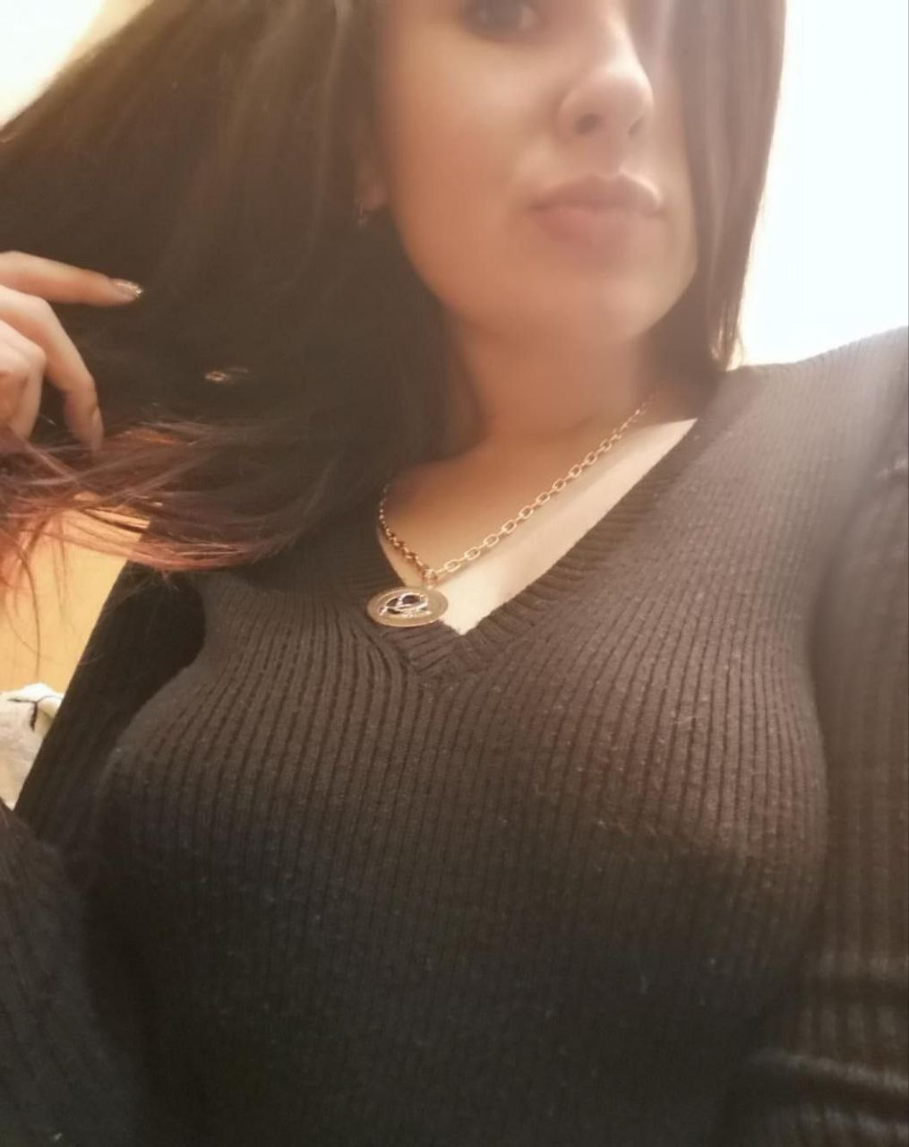 Free Erotic Shots of Naughty Babe with Hot Boobs