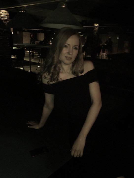 Beautiful naked woman with stunning body – photo 1