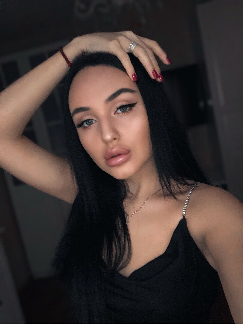 Footjob Slut Loves Sucking Cock - Explicit Porn Photo