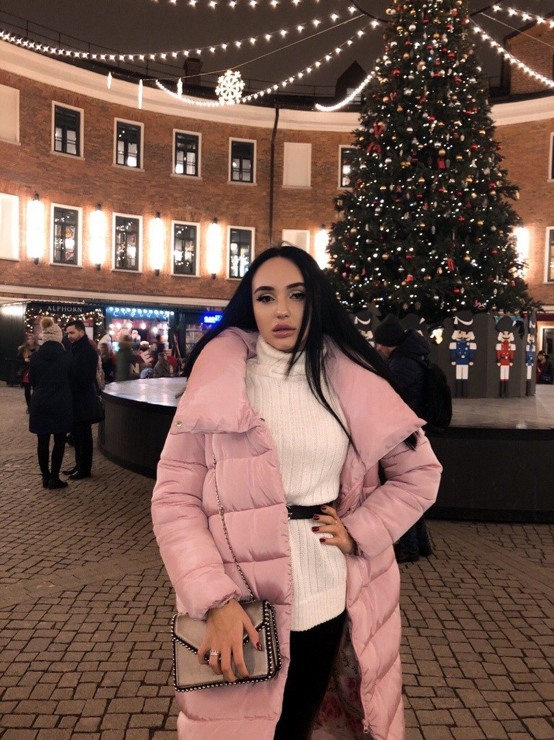 Footjob Slut Loves Sucking Cock - Explicit Porn Photo