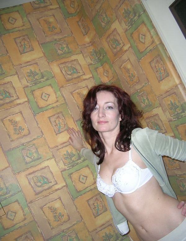 Seductive MILF Selfies with Firm Breasts