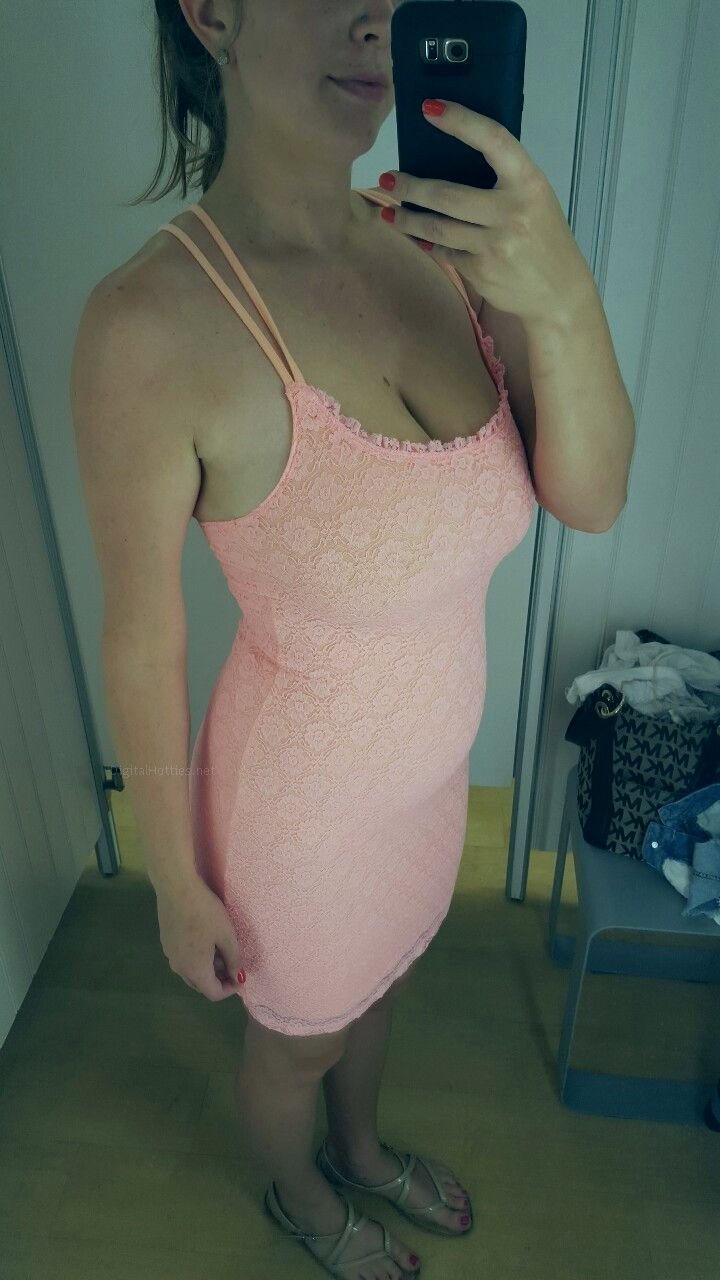 Stunning Young Girl's Busty Selfie - Explicit Photo of Perfect Breasts