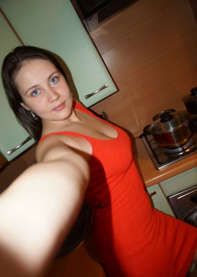 Amateur Erotic Busty Woman with Juicy Ass - Explicit Content – photo 1