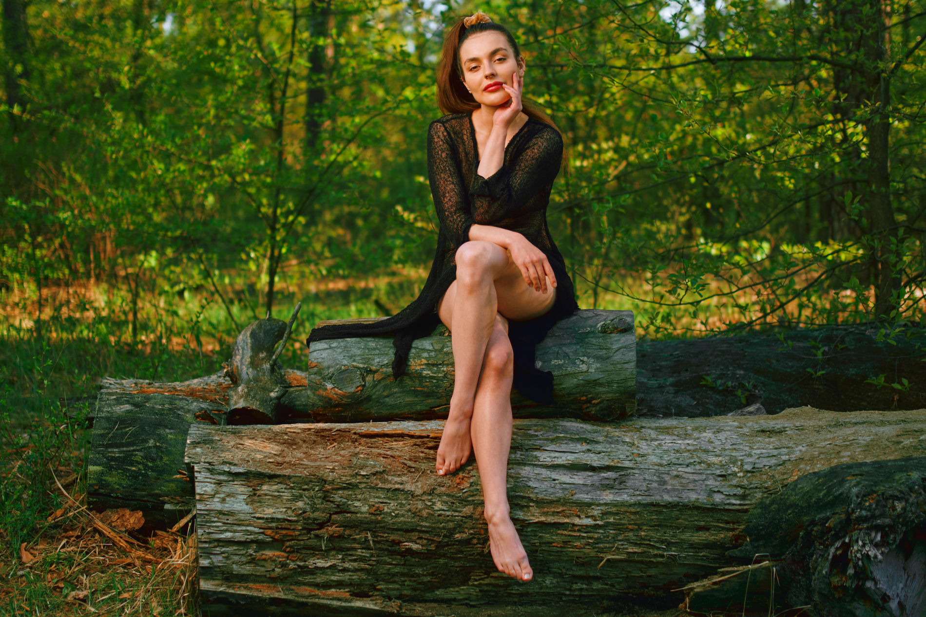 Stunning Naked Wife Poses Explicitly for Home Photo Collection – photo 1