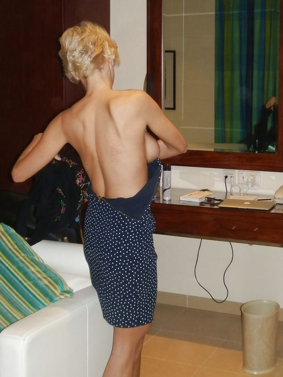 Mature woman flaunts perfect body, satisfies partner