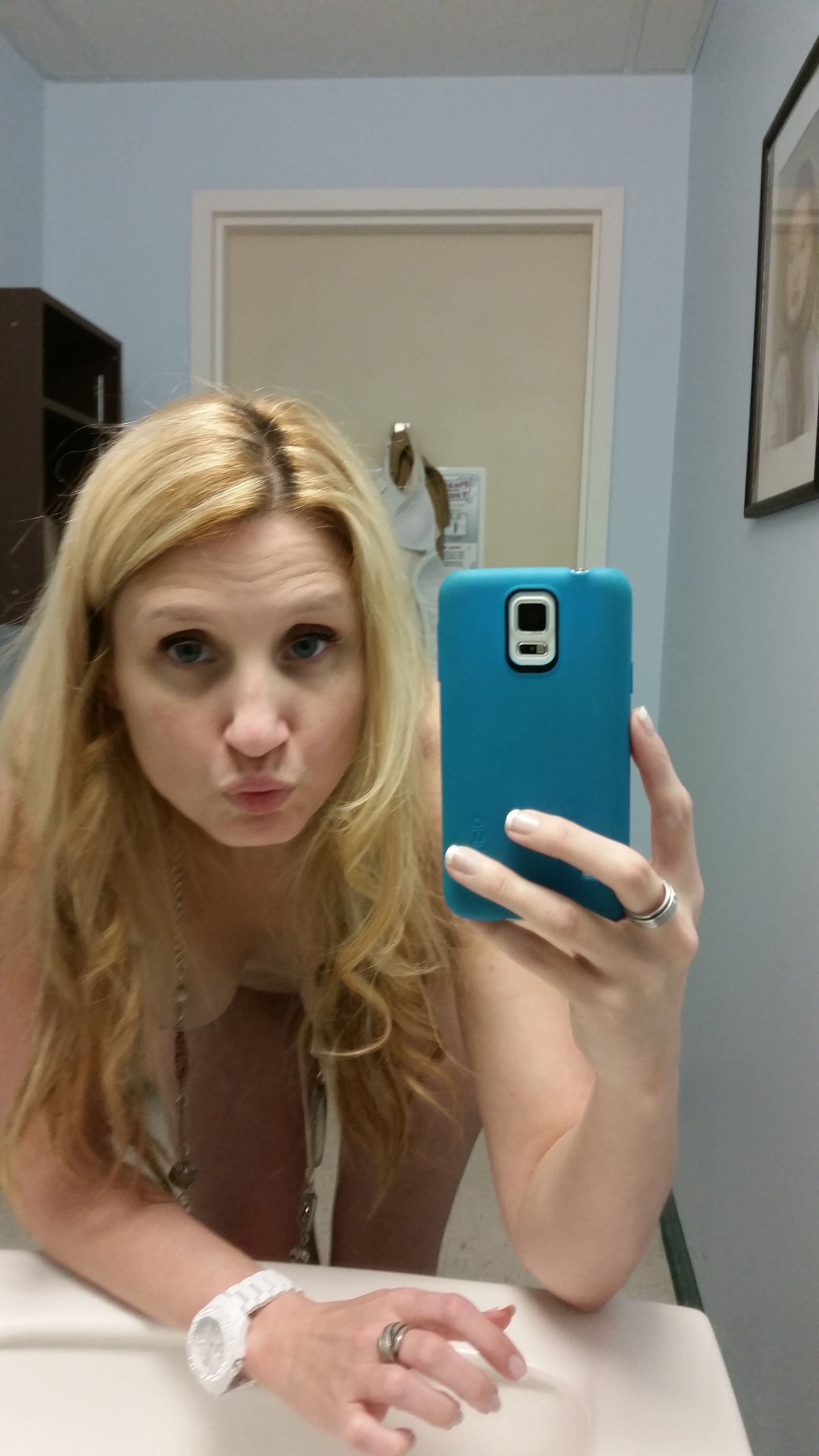 Intimate Photos of Sexy Mature Woman - Explicit Milf Erotica