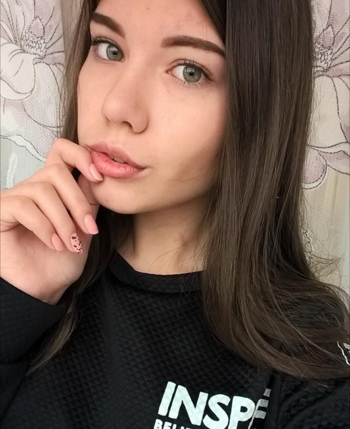 Young Brunette with Small Breasts Poses Nude for Explicit Photoshoot – photo 1