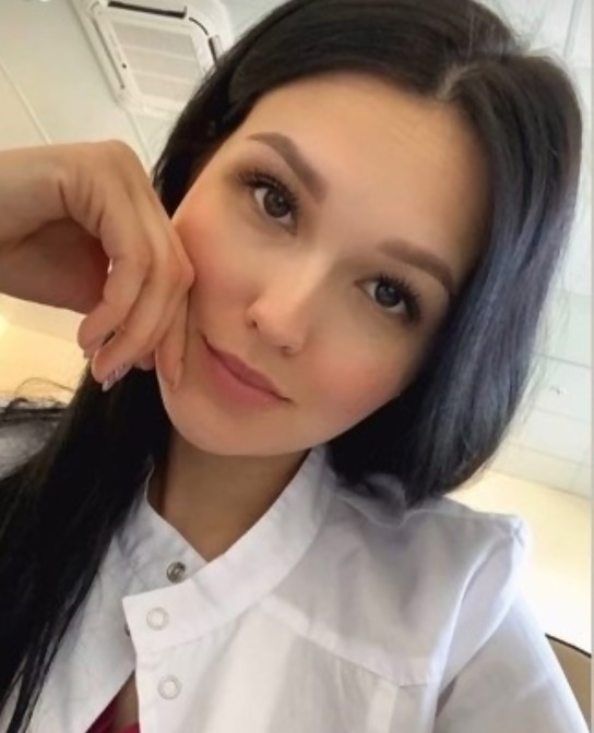 Nude Woman with Sexy Ass in Explicit Photos – photo 1