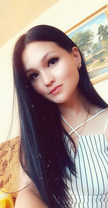 Nude Woman with Sexy Ass in Explicit Photos