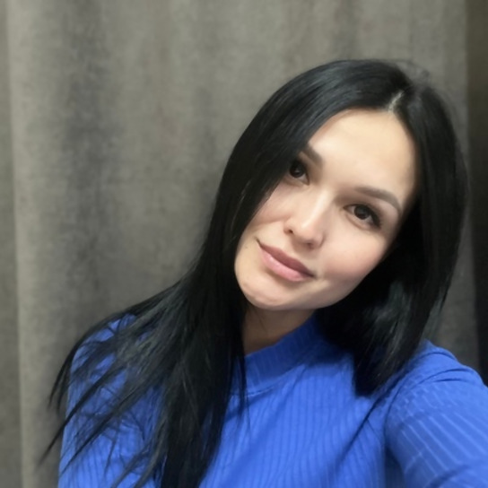 Nude Woman with Sexy Ass in Explicit Photos