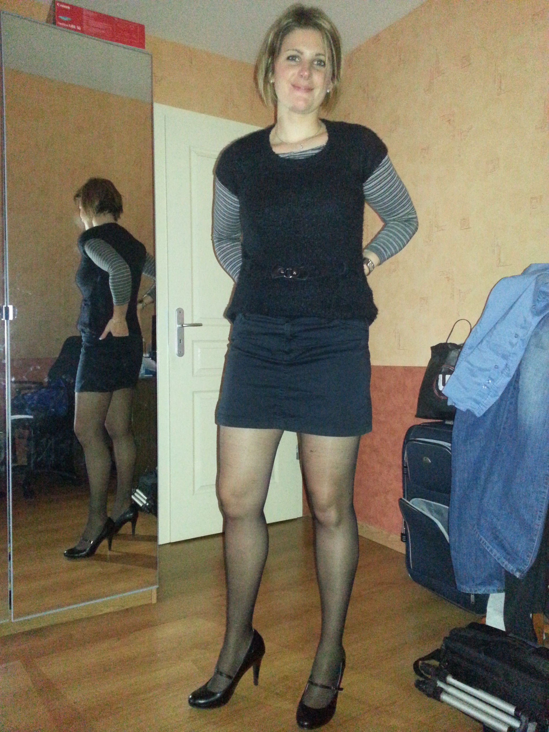 Woman Exposes Pussy Before Sex by Pulling Panties Aside