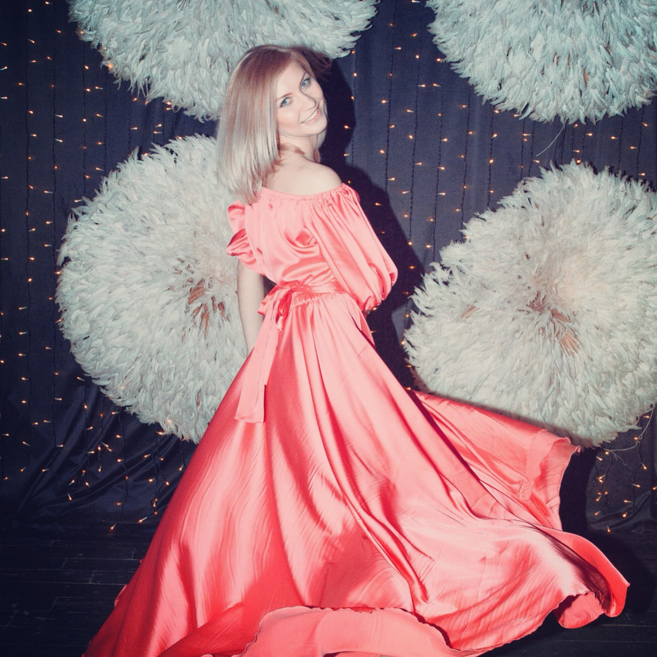 Sexy Blonde Gives Quick Blowjob to Lover