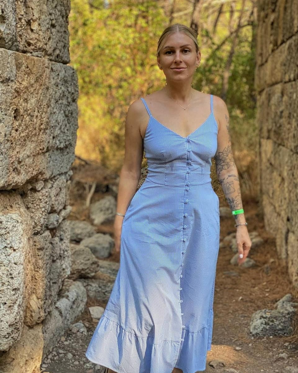 Mature Blonde MILF Loves Giving Blowjob and Getting Cum on Tits and Face – photo 1