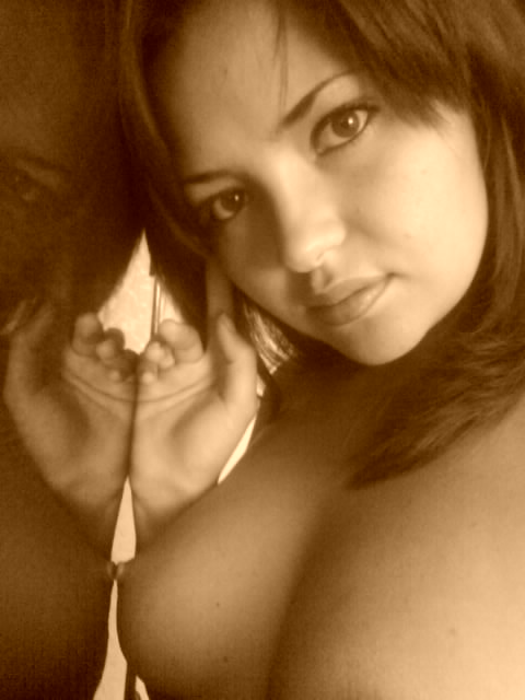 Cute Babe and Her Modest Selfies: Explicit Teenage Girl Poses for Camera