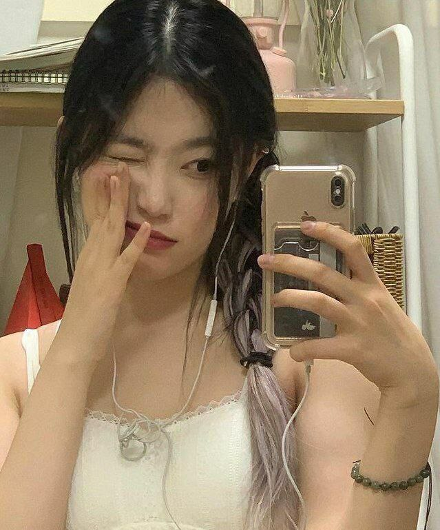 Selfish Asian girl loves filming herself naked