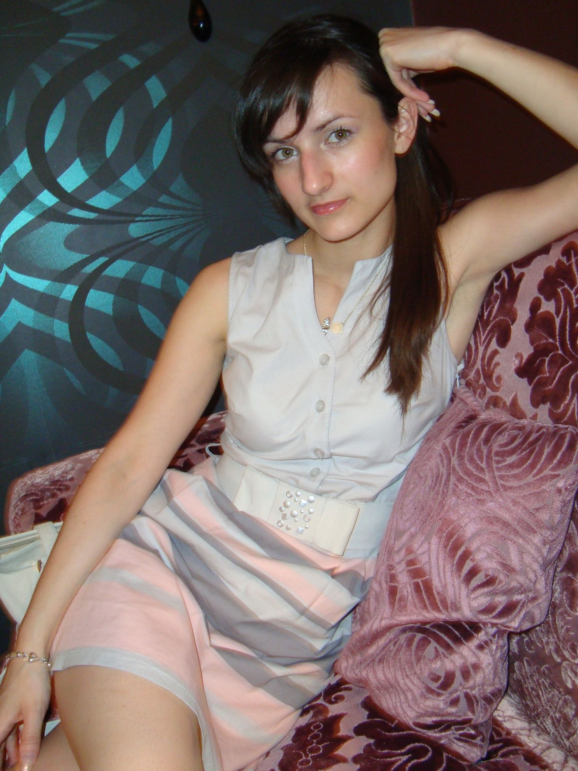 Sexy Slim Girl Poses Nude at Home for Provocative Photoshoot