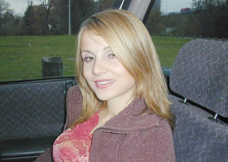 Wife Inserts Anal Toy in Car - Explicit Amateur Porn Photo – photo 1