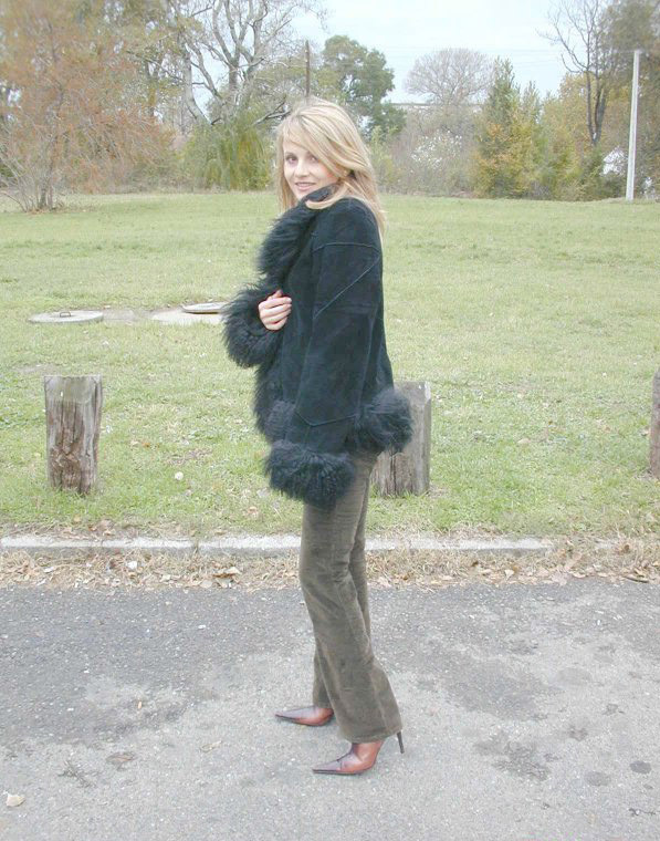 Wife Inserts Anal Toy in Car - Explicit Amateur Porn Photo