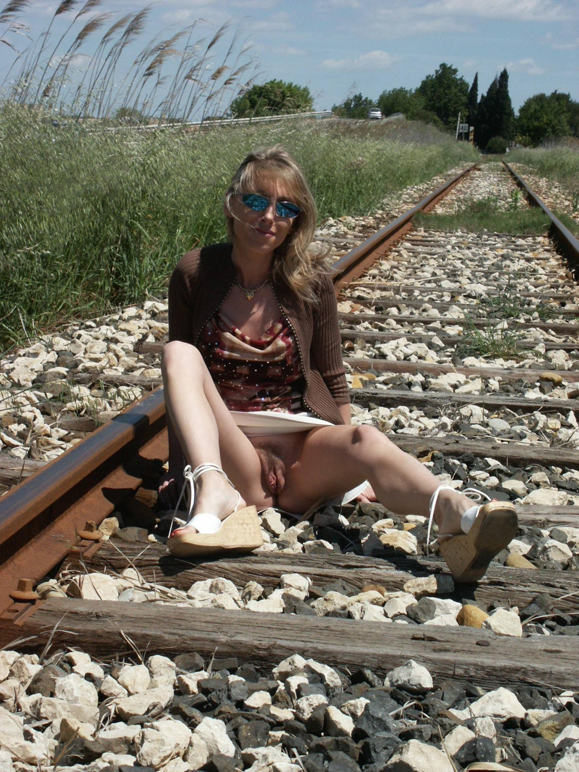 Experienced secretary with hairy pussy gives blowjob and has sex