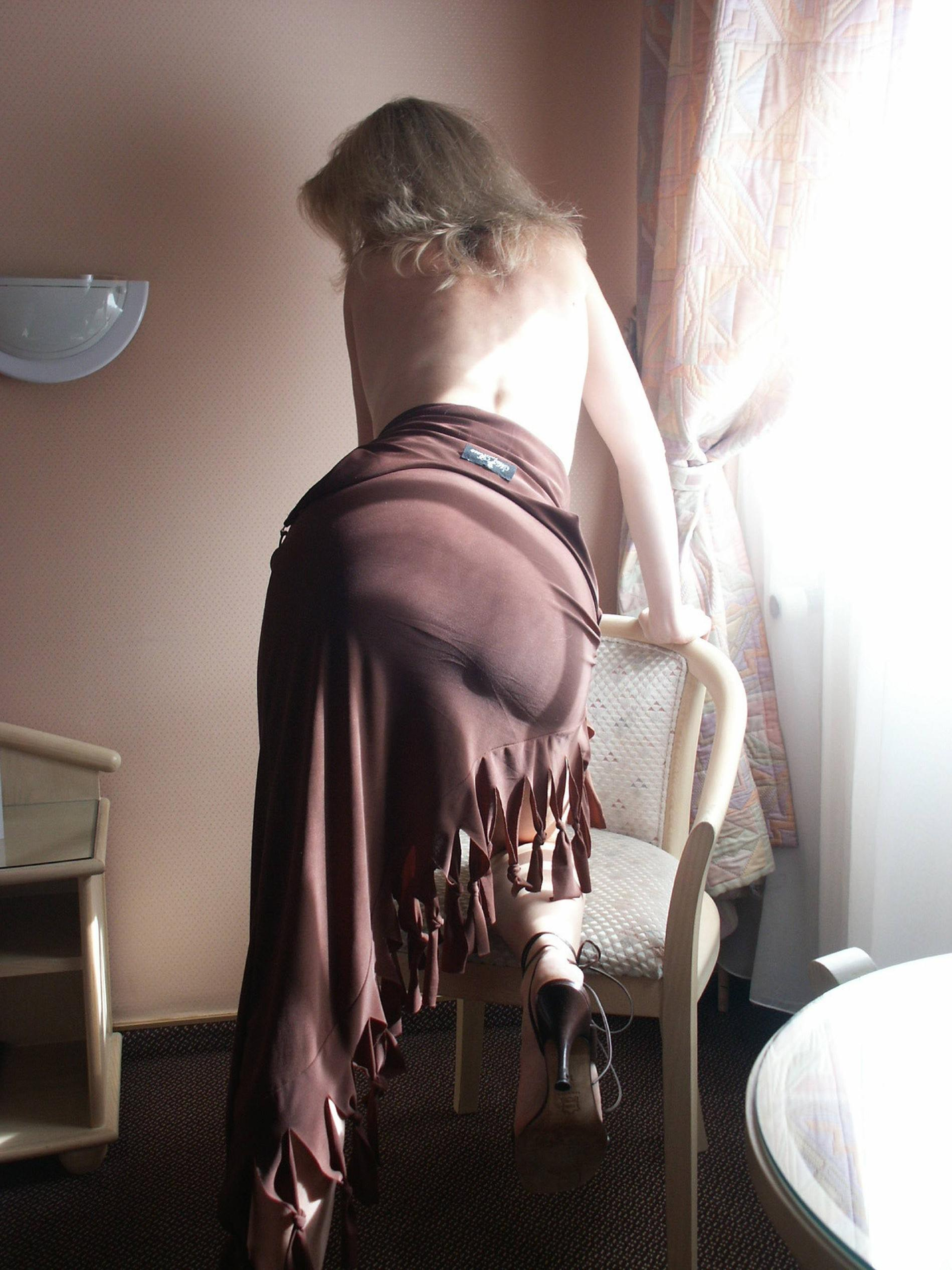 Experienced secretary with hairy pussy gives blowjob and has sex