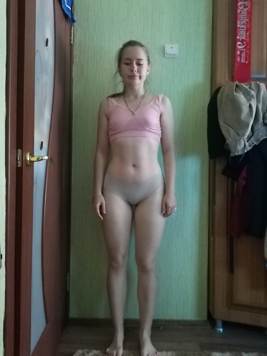 Naked Young Woman Boredom Selfie - Explicit Nude Photoshoot