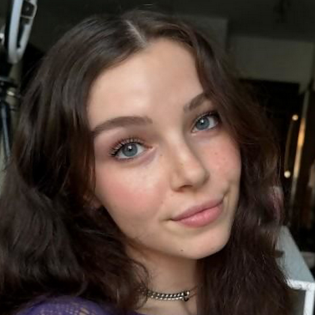 Young beauty posing for sexy photoshoot