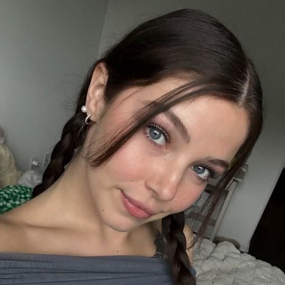 Young beauty posing for sexy photoshoot