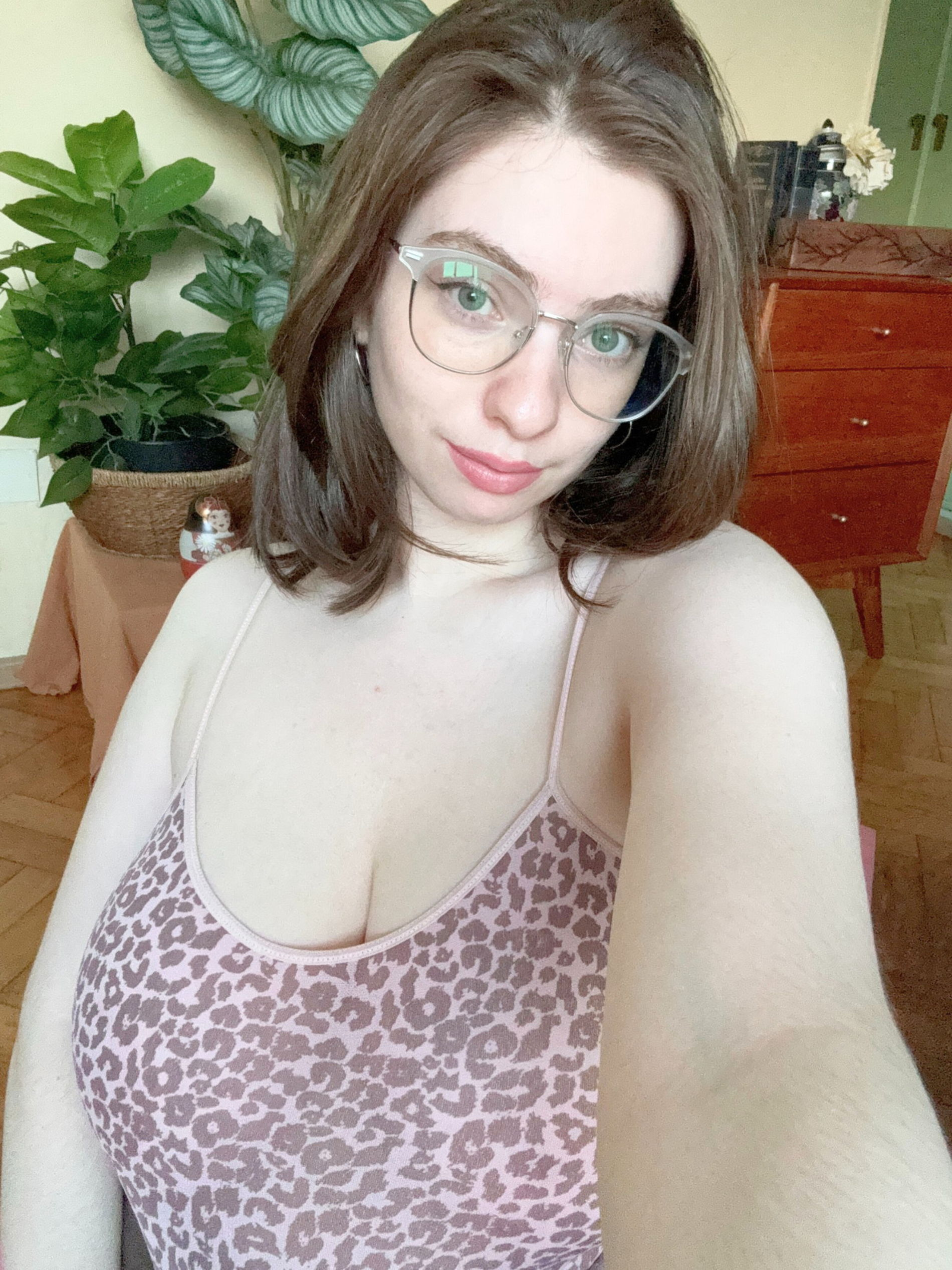 Seductive Student with Big Breasts Flaunts Natural Curves and Alluring Body Parts