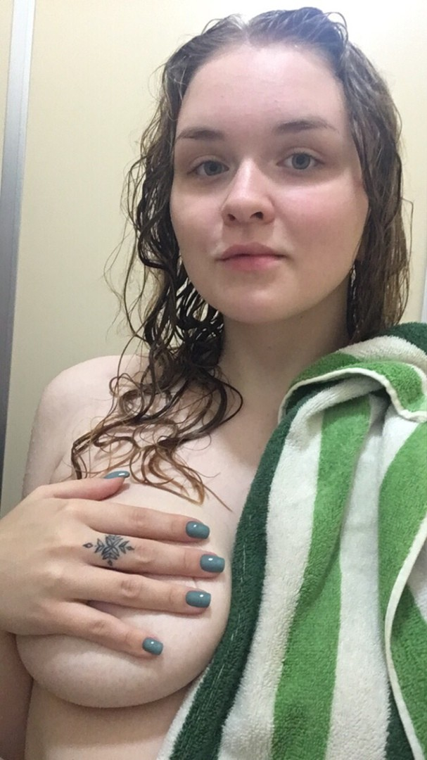 Seductive Girl Reveals Her Attractive Figure