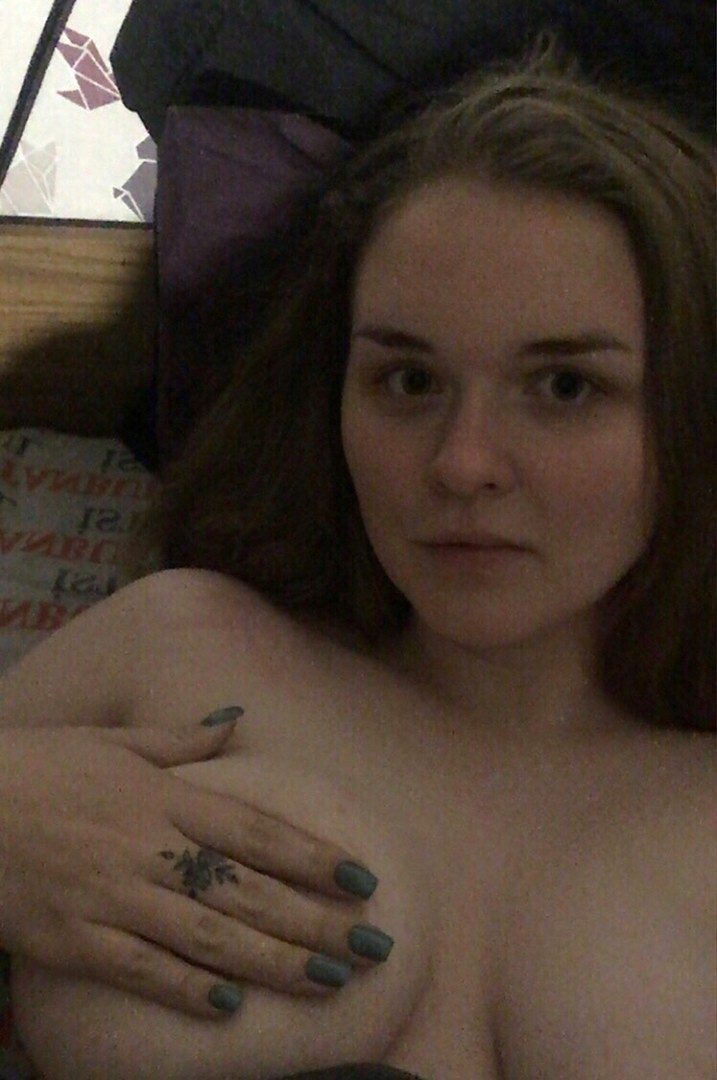 Seductive Girl Reveals Her Attractive Figure