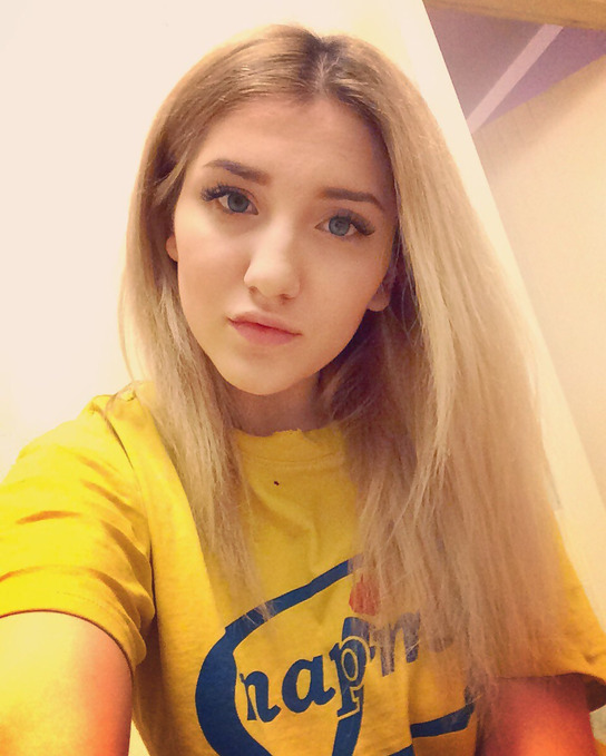 Blonde Naked Selfie Mirror Photo Shoot – photo 1