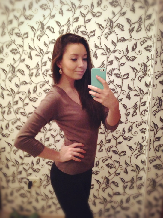 Sultry Beauty Takes Mirror Selfie - Hot Babe Shows Off in Front of Mirror