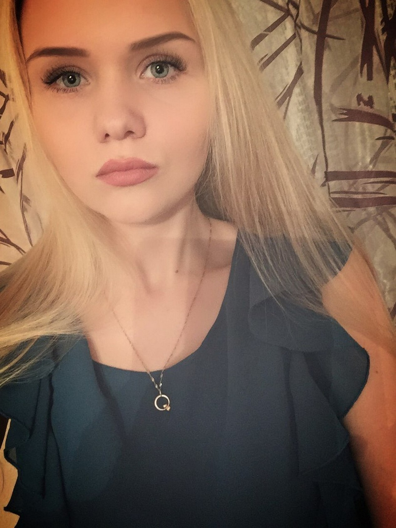 Blonde Bombshell's Intimate Photo Album: Explicit Home Pictures Galore!