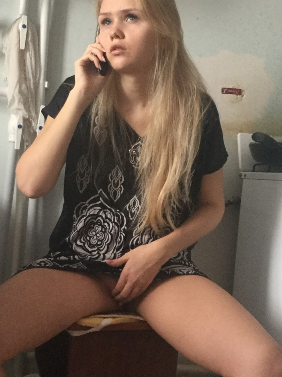 Blonde Bombshell's Intimate Photo Album: Explicit Home Pictures Galore!