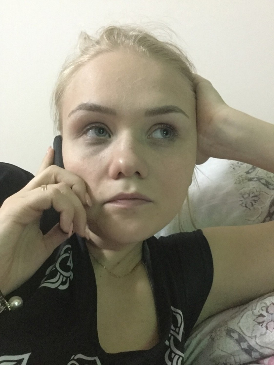 Blonde Bombshell's Intimate Photo Album: Explicit Home Pictures Galore!