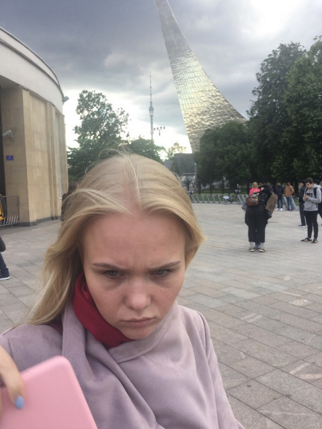 Blonde Bombshell's Intimate Photo Album: Explicit Home Pictures Galore!