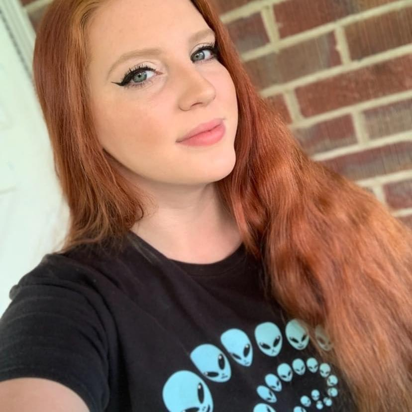 Curvy Redhead Girl Shows Off Nude Body and Curves