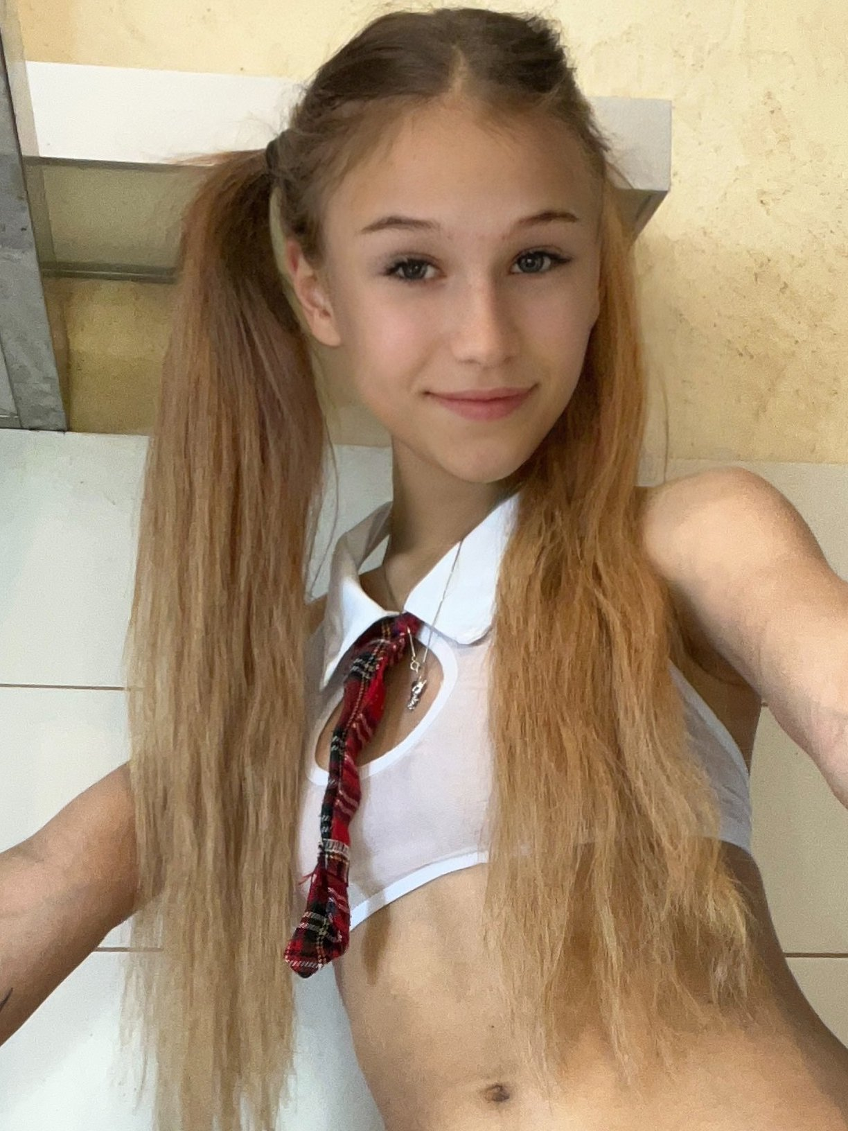 Tiny Naked Girl Poses Beautifully - Explicit Miniature Nude Model Photoshoot