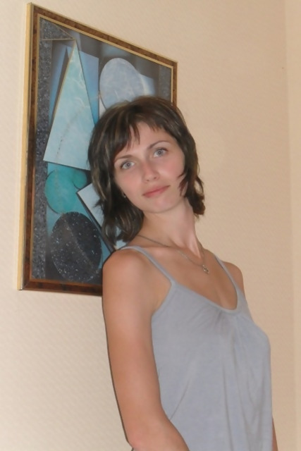 Sexy Girl Strips to Reveal Nude Body Parts