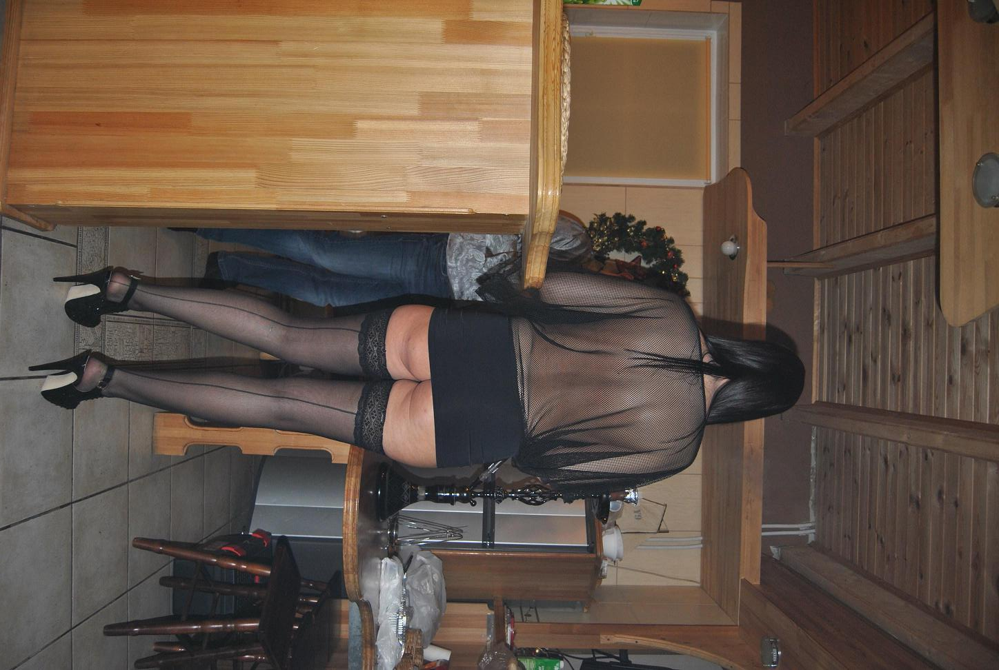 Sexy Wife Shamelessly Reveals Her Gorgeous Body