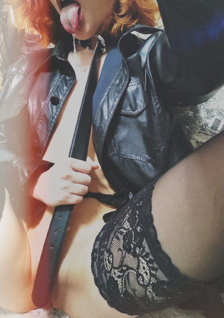 Naked Redhead Girl Standing Doggy Style